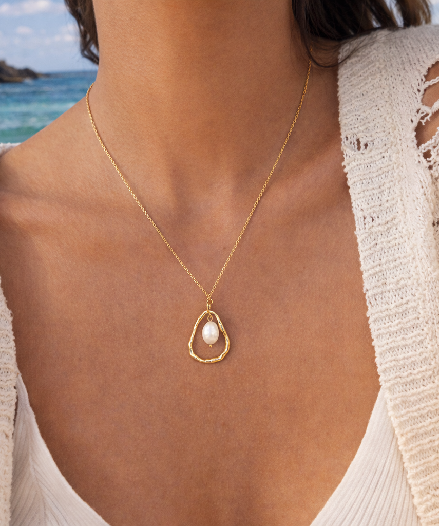 Nerina Perla Necklace
